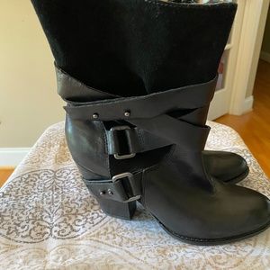 GUESS Real leather with suede black ankle boots